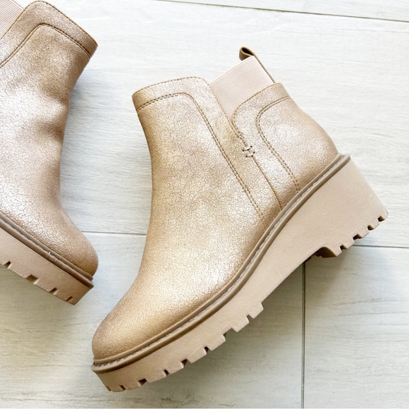 NEW DV Dolce Vita Kids' Fury Faux Leather Lug Wedge Chelsea Boot Big Kid Size 5 - Picture 3 of 10